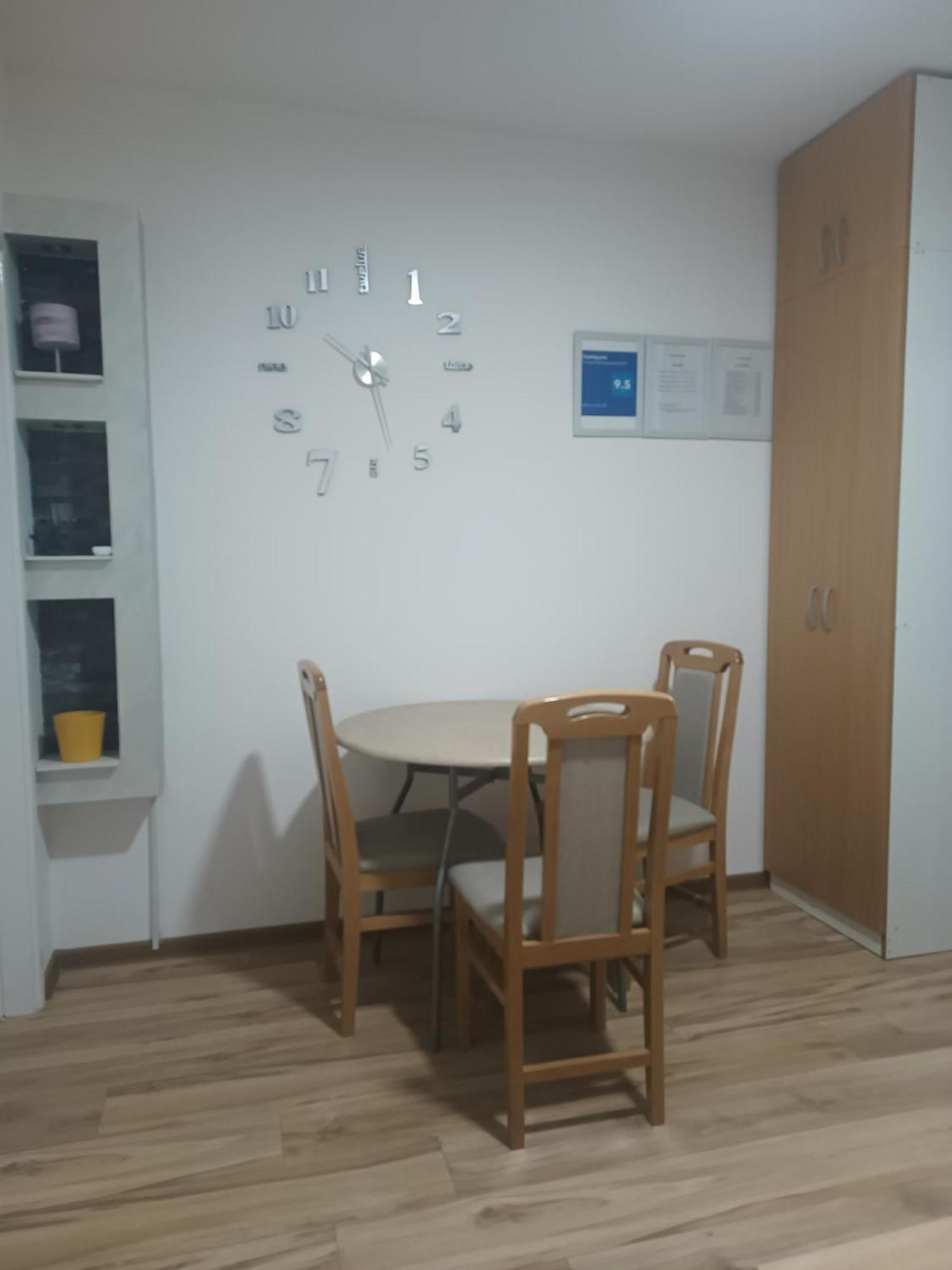 UžiceStan Na Dan Imアパートメント 部屋 写真